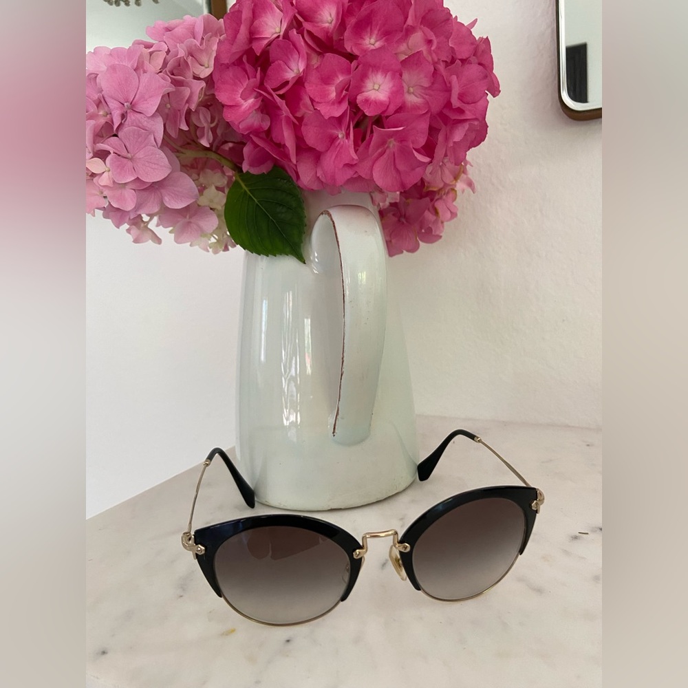 MIU MIU MADE IN ITALY SUNGLASSES
